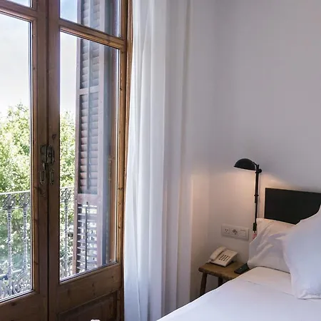 Som Nit Triomf 3* Barcellona