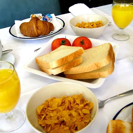 Travessera 2* برشلونة