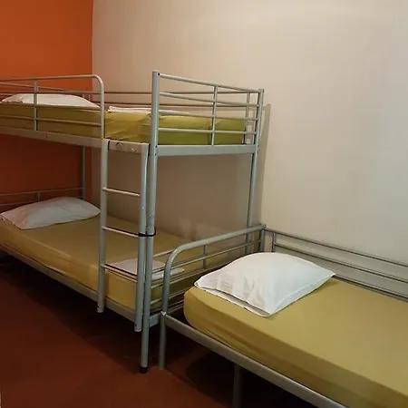 巴塞罗那四方旅馆