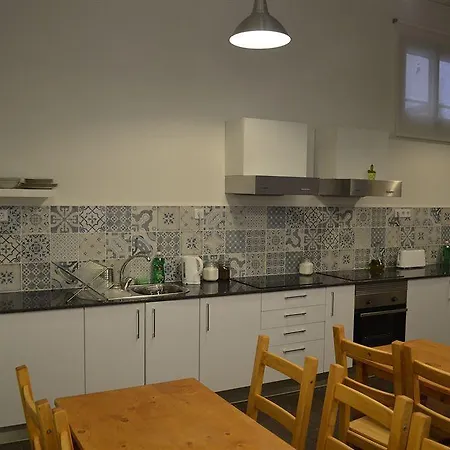 360 Borne Hostal *