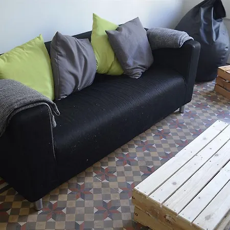 360 Borne Hostal