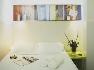 Отель Gat Raval 5*