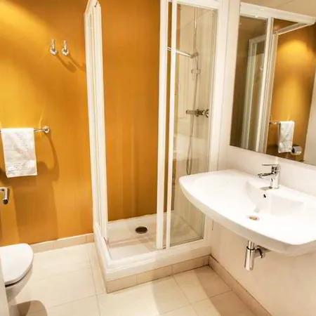 Viana Hotel 5*