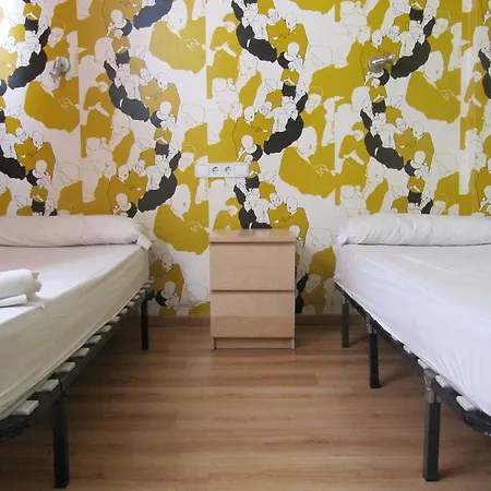 Garden House By Feetup Hostal *