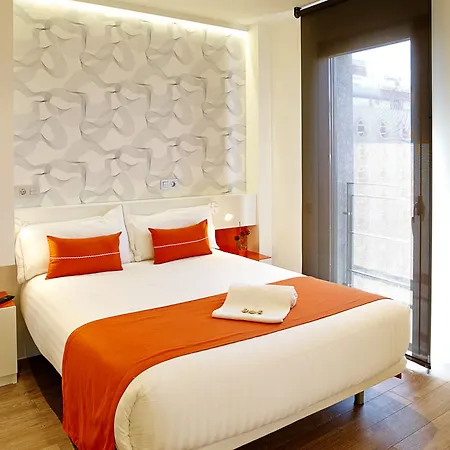 Hostemplo Sagrada Familia 3*