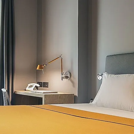 Hotel Yurbban Trafalgar 3*