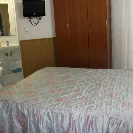 Ribagorza Guest house *