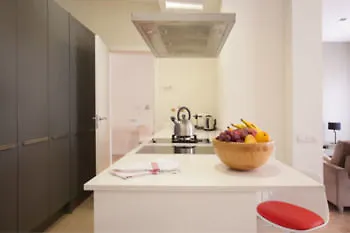 Rent Diagonal-aribau 3* Barcelona