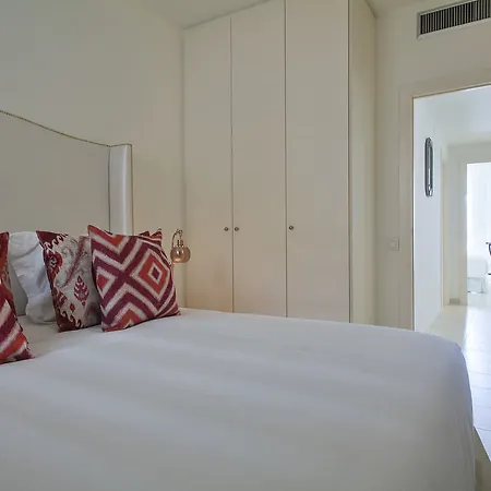 Hotel apartamentowy Splendom Pau Claris 4*