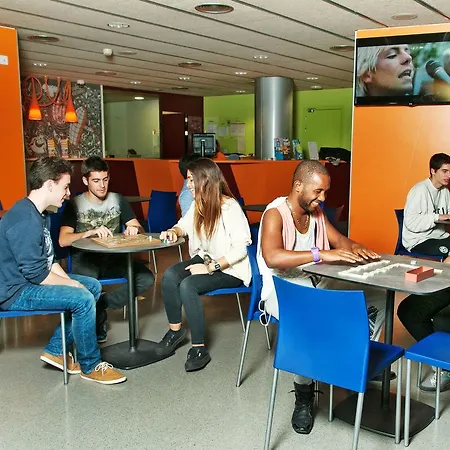 Hostel Pere Tarres Barcelona