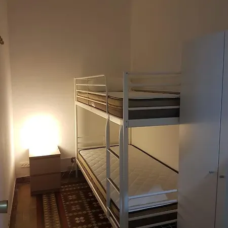 巴塞罗那四方旅馆