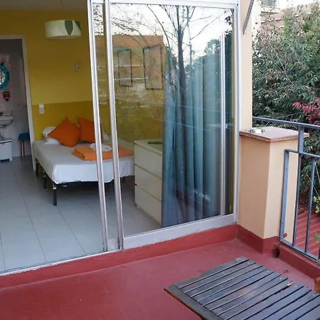 Garden House By Feetup Hostal Barcelona