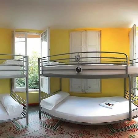 Hostal Garden House By Feetup *