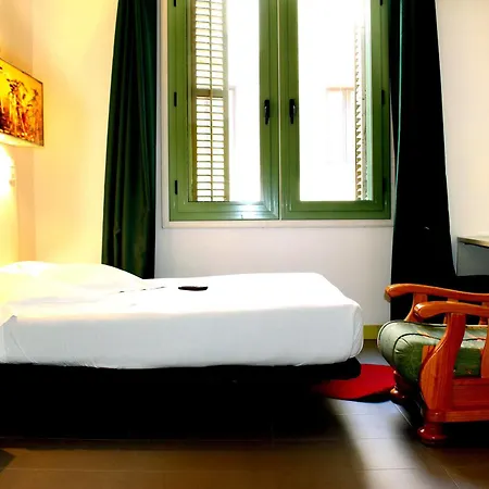 Raval Botella Private Hostel