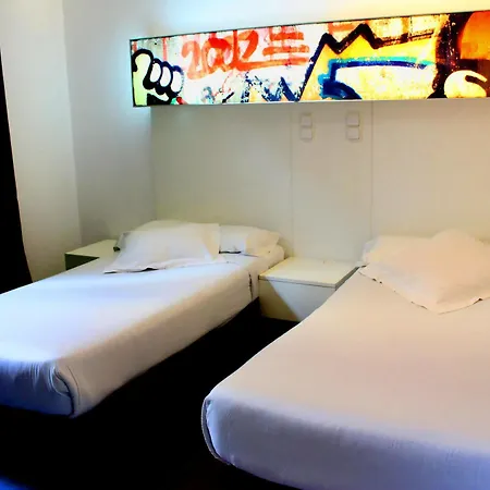 Hostel Raval Botella Private
