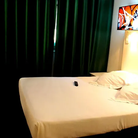 Hostel Raval Botella Private