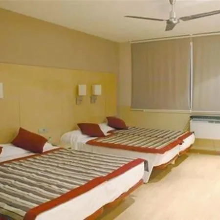 Yomo Bcn Port Gasthof 2*