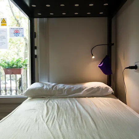 360 Borne Hostal