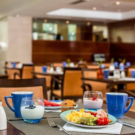 Hotell Leonardo Gran Via 3*