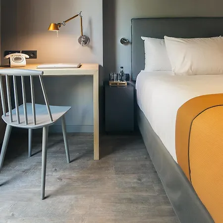 Yurbban Trafalgar Hotel