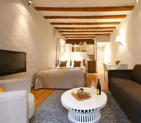 Borne Down Town Hotel 3*