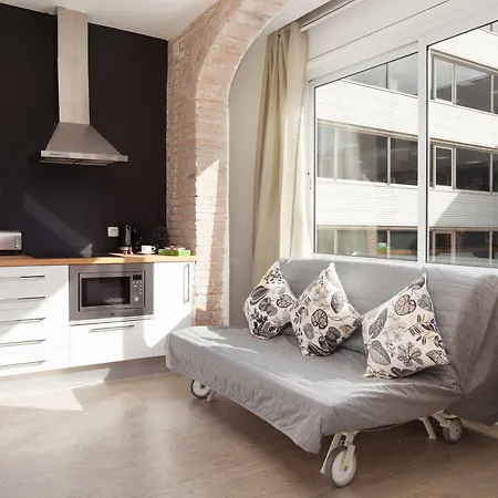 Rent Diagonal-aribau 3*