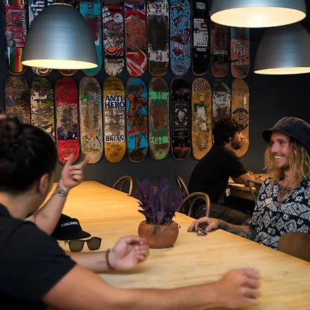 Sant Jordi Sagrada Familia Hostel *