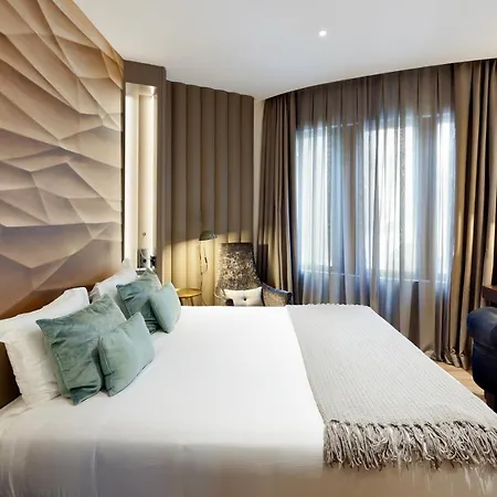 Condes De Hotel 4*