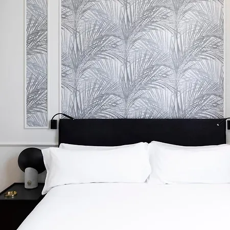 Malda Singular Hotel