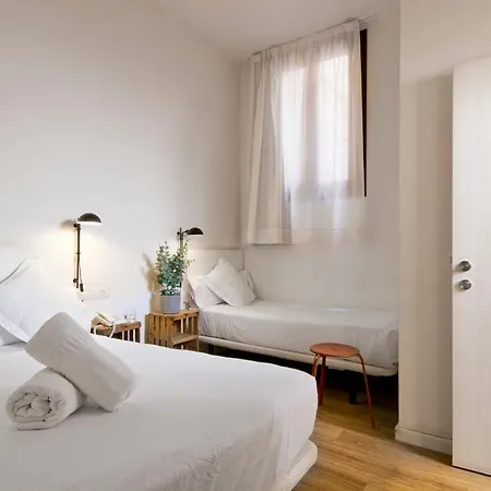 Som Nit Born 3* Barcellona