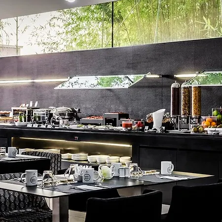 Ikonik Angli Hotel 4*