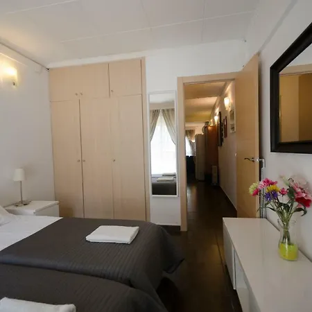 Amposta Apartment *