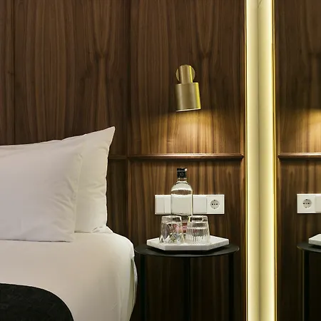 Yurbban Passage & Hotel Barcelona