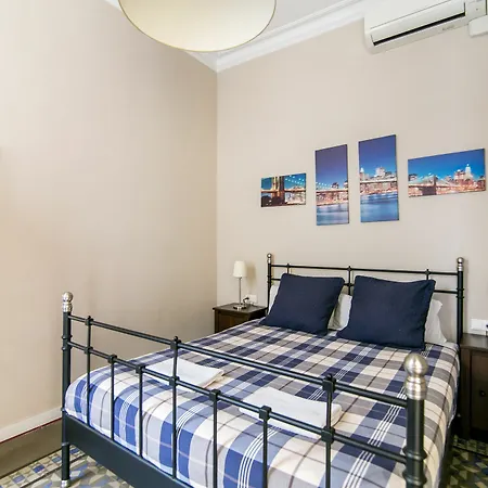 Placa Universitat Apartment