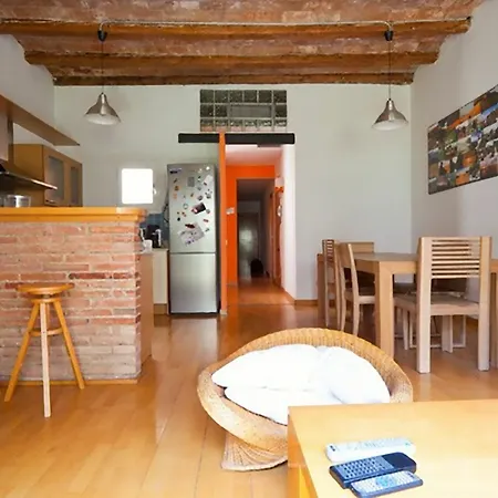 La Casa De Laura Nisia Барселона