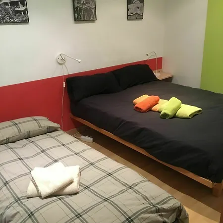 La Casa De Laura Nisia 3* Барселона