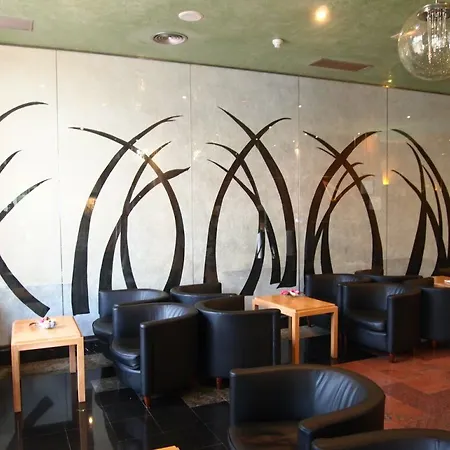 阿巴花园酒店 4* 埃斯普卢加·德·隆布雷格