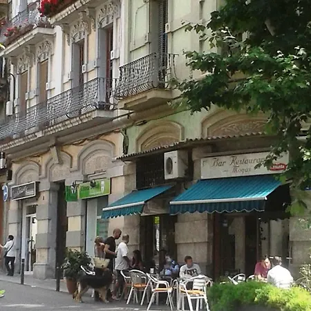 Penthouse Pza Espana - 4th Floor Apartment *