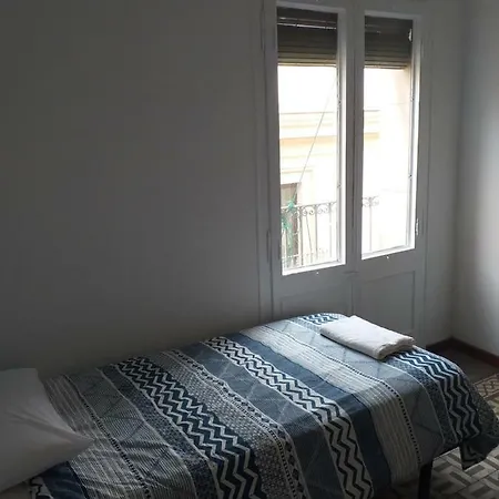 Break In Gothic Hostal بيت ضيافة برشلونة
