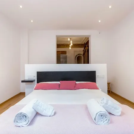 1229 - Awesome Center With Terrace Barcelone