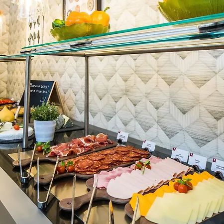Leonardo Gran Via 3* Barcelona