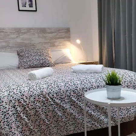 Break In Gothic Hostal 2*