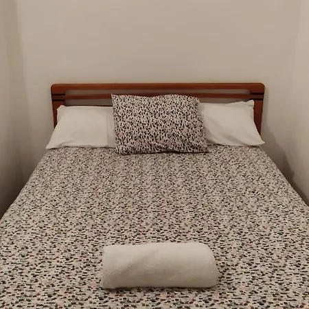 Break In Gothic Hostal بيت ضيافة