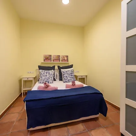Ramblasrentals Chic & Spacious Flat Pool Table 15m Ramblas - Parking - Wifi Apartman Barcelona