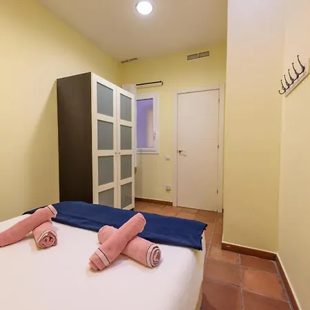 Apartman Ramblasrentals Chic & Spacious Flat Pool Table 15m Ramblas - Parking - Wifi *