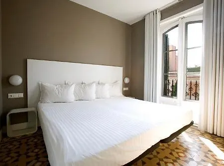 Praktik Garden Hotel 2*