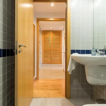 Sibs Bcn- Balmes- Romantic Citycentre Beautiful דירה