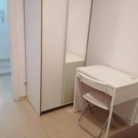 Apartamento Enric Granados 15 *
