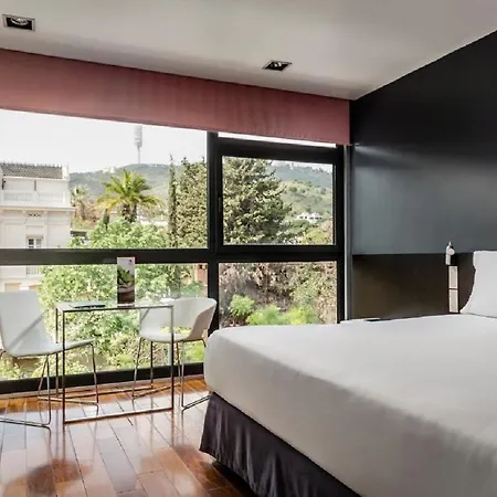 Ikonik Angli Barcelona