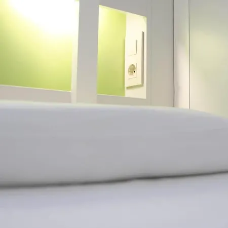 Sant Jordi Sagrada Familia Hostel